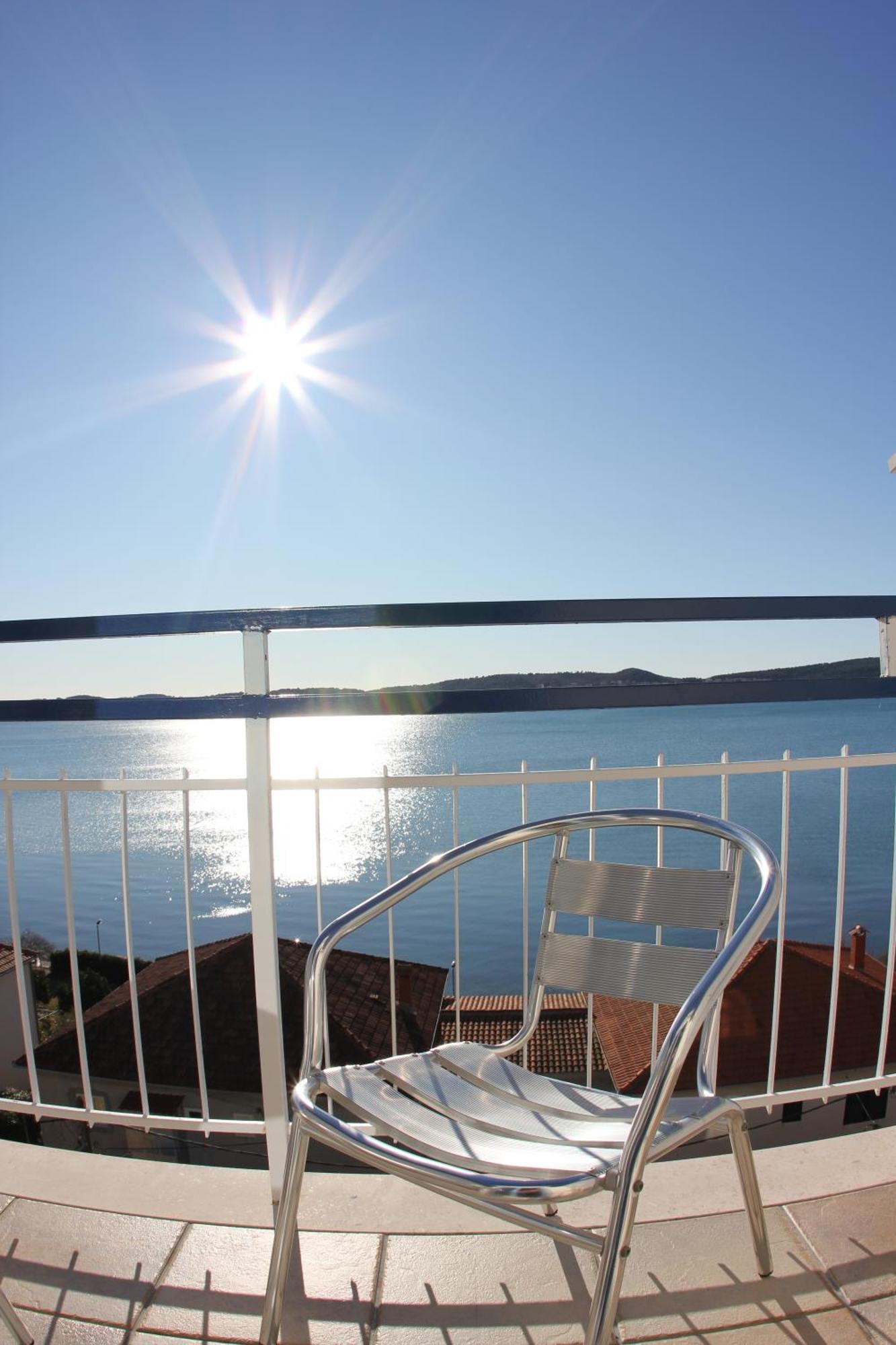 Hotel Bavaria Trogir Доньї-Сегет Екстер'єр фото