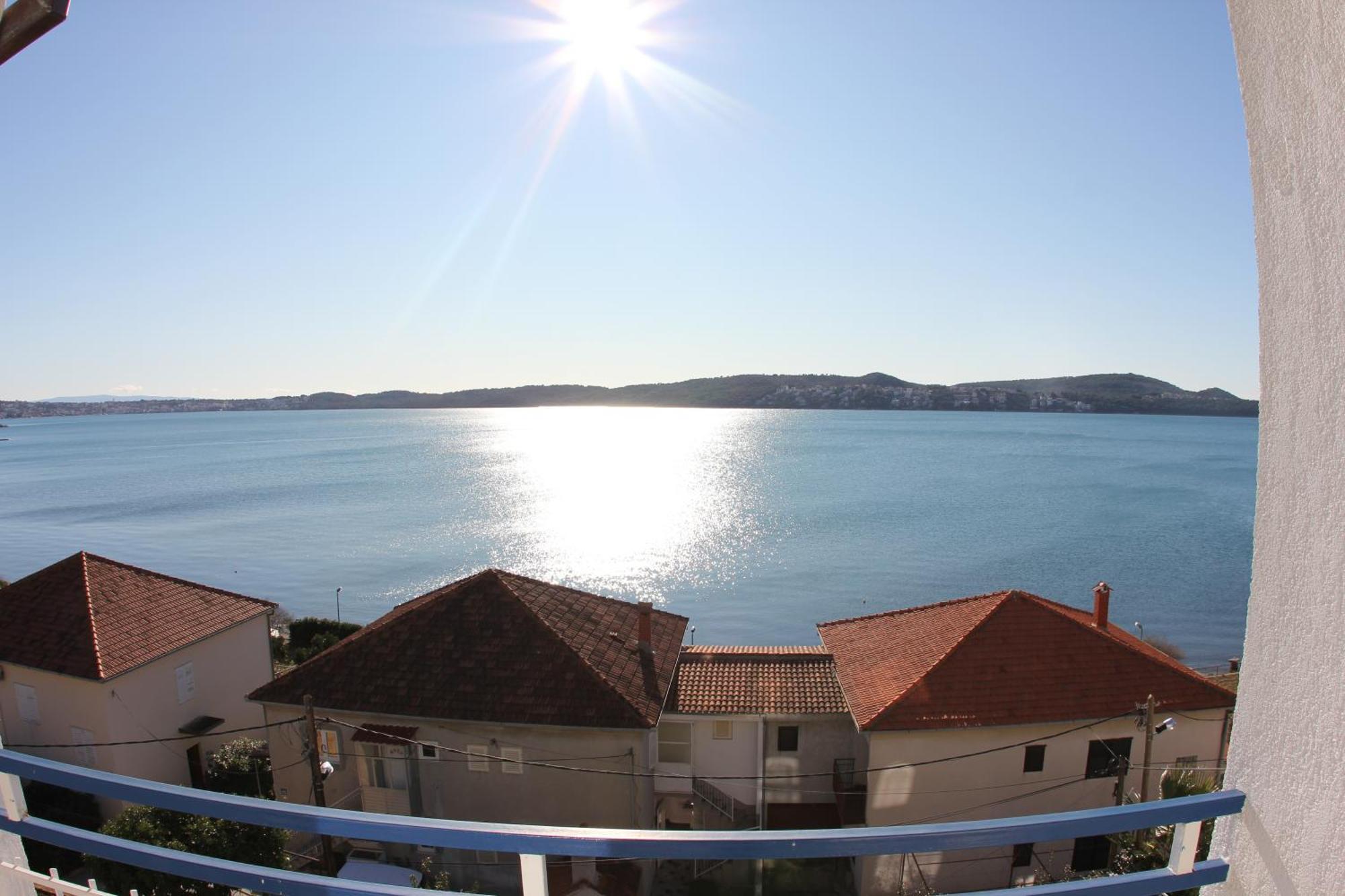 Hotel Bavaria Trogir Доньї-Сегет Екстер'єр фото
