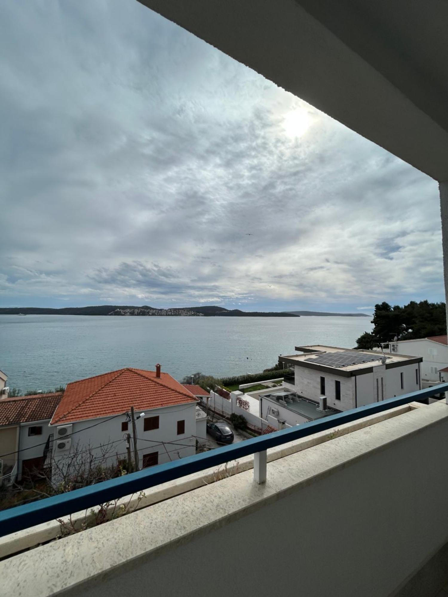 Hotel Bavaria Trogir Доньї-Сегет Екстер'єр фото