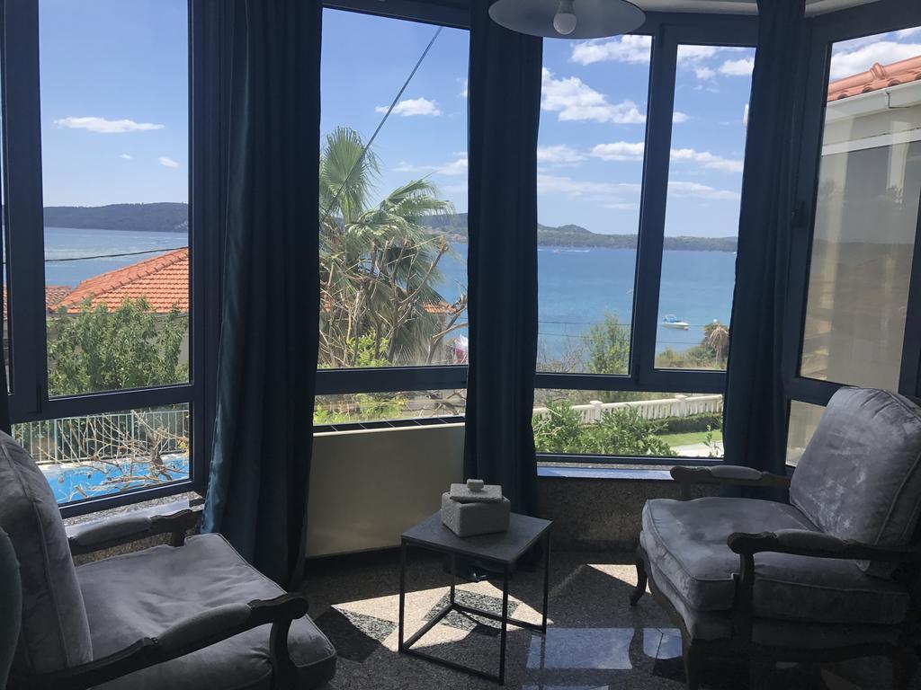 Hotel Bavaria Trogir Доньї-Сегет Екстер'єр фото