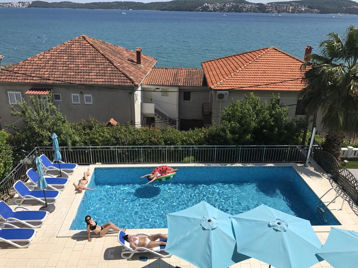 Hotel Bavaria Trogir Доньї-Сегет Екстер'єр фото