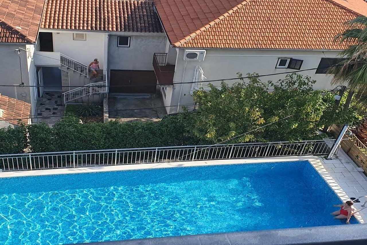 Hotel Bavaria Trogir Доньї-Сегет Екстер'єр фото